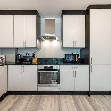 Ashview 6 - Heathrow - Windsor - Free Parking Apartman Staines-upon-Thames Kültér fotó